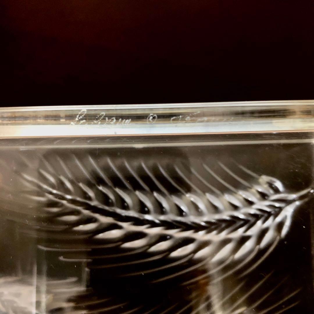 ざ*ー様 ラリックの小物入れ、エピスの蓋付き長方形ジュエリーボックス