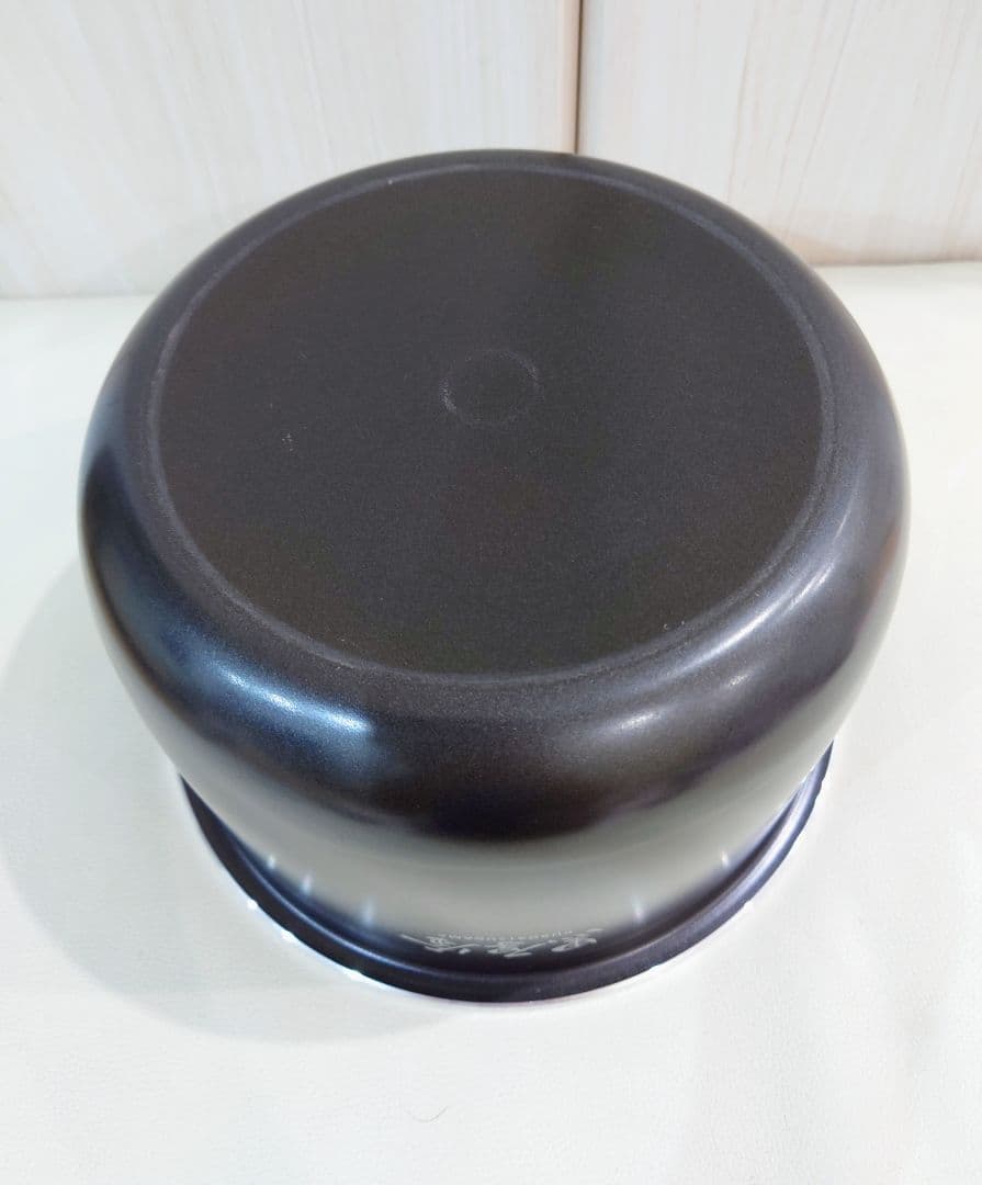 象印　マイコン炊飯ジャー　1升炊き　黒厚釜　ホワイト　NL-DS18