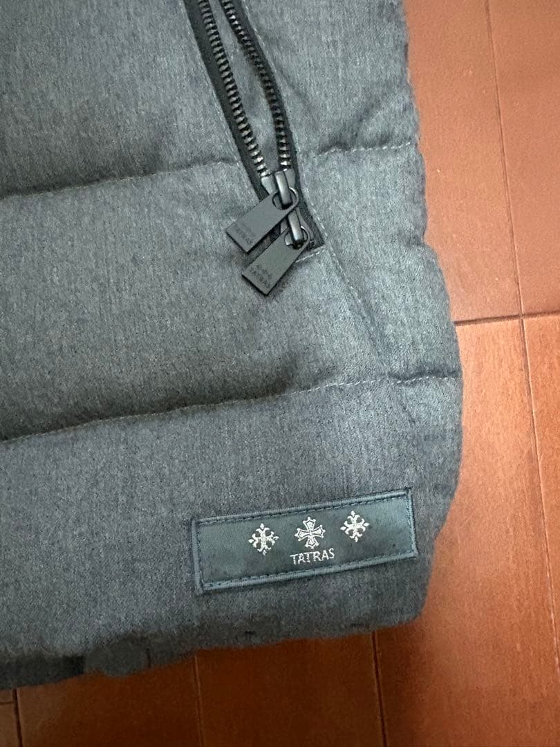 タトラス　SOVER ダウンベスト　グレー　3 美品　ウール　モンクレール好きに