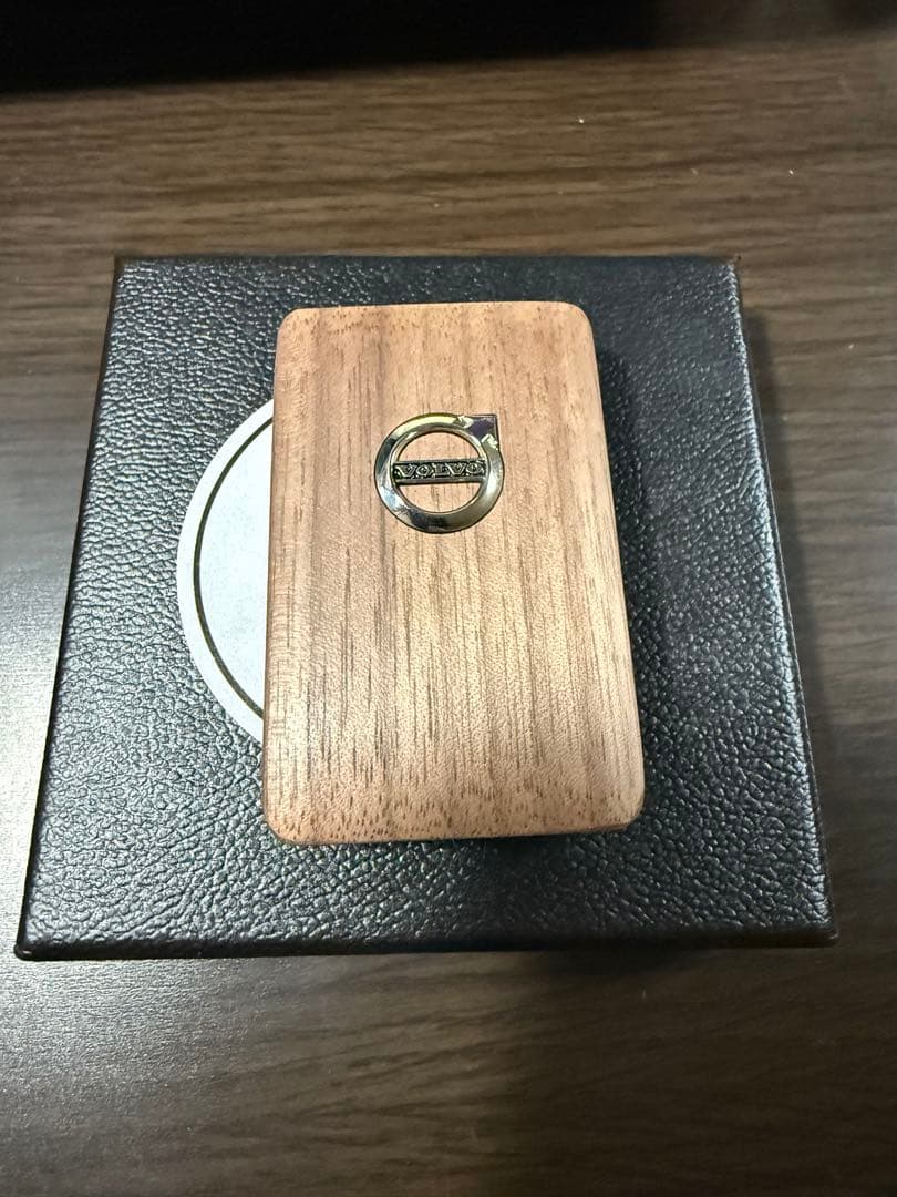 ボルボ 木製キーカバー　キーホルダー、メンテナンス用品セット②