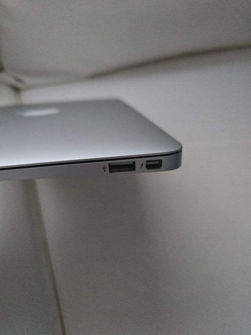 MacBook Air 11インチ Early 2015