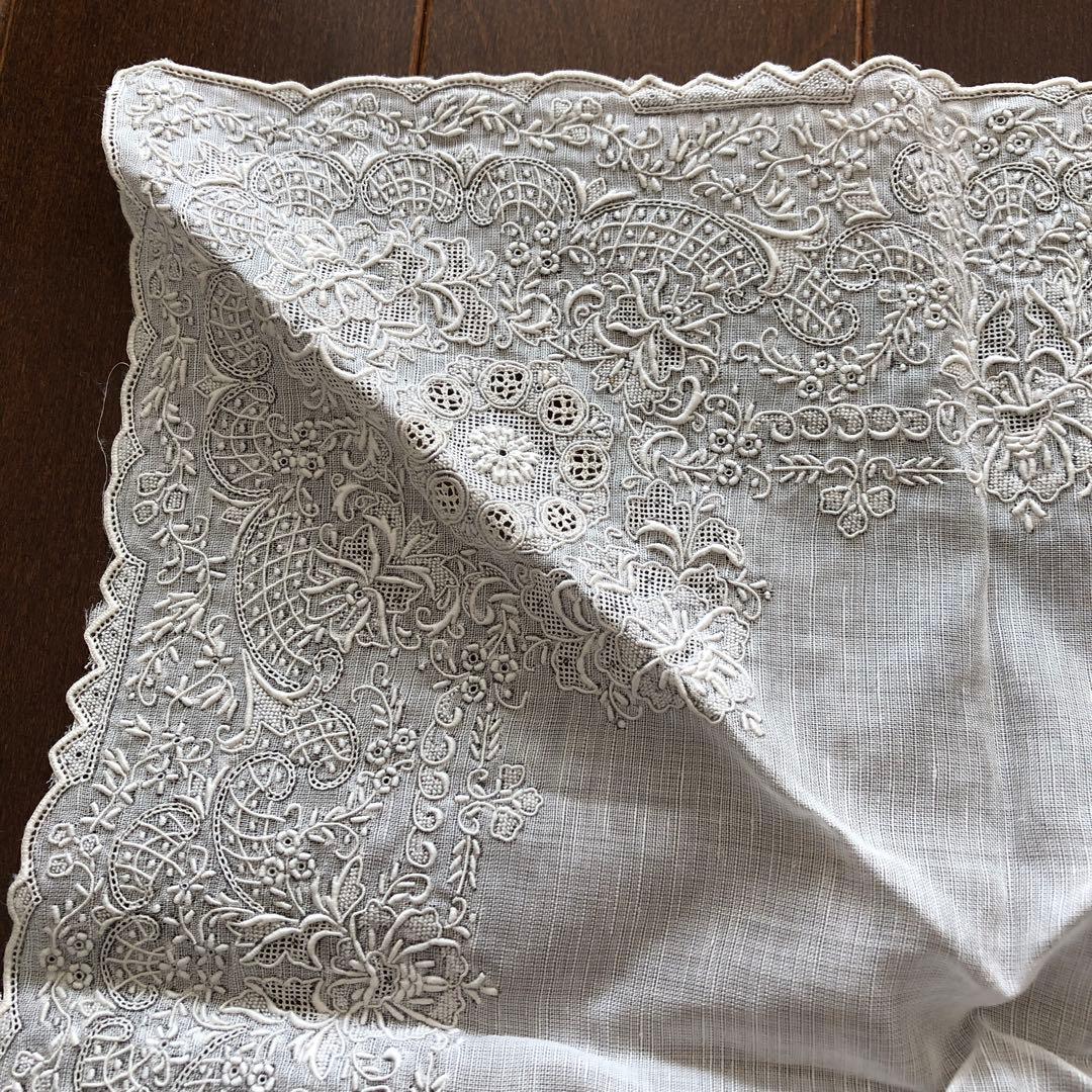 未使用　スワトウ　ハンカチ　麻100% 汕頭　手刺繍　SWATOW リネン　川辺