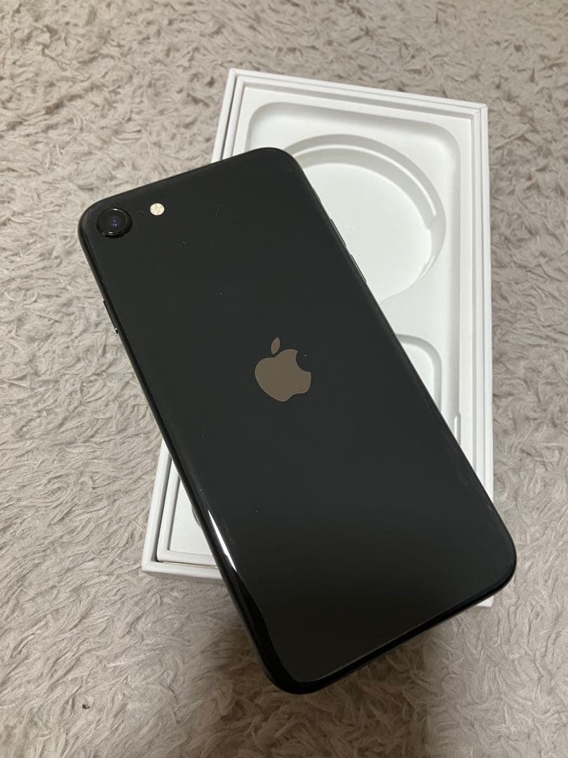 Apple iPhone SE 第2世代　ブラック64GB