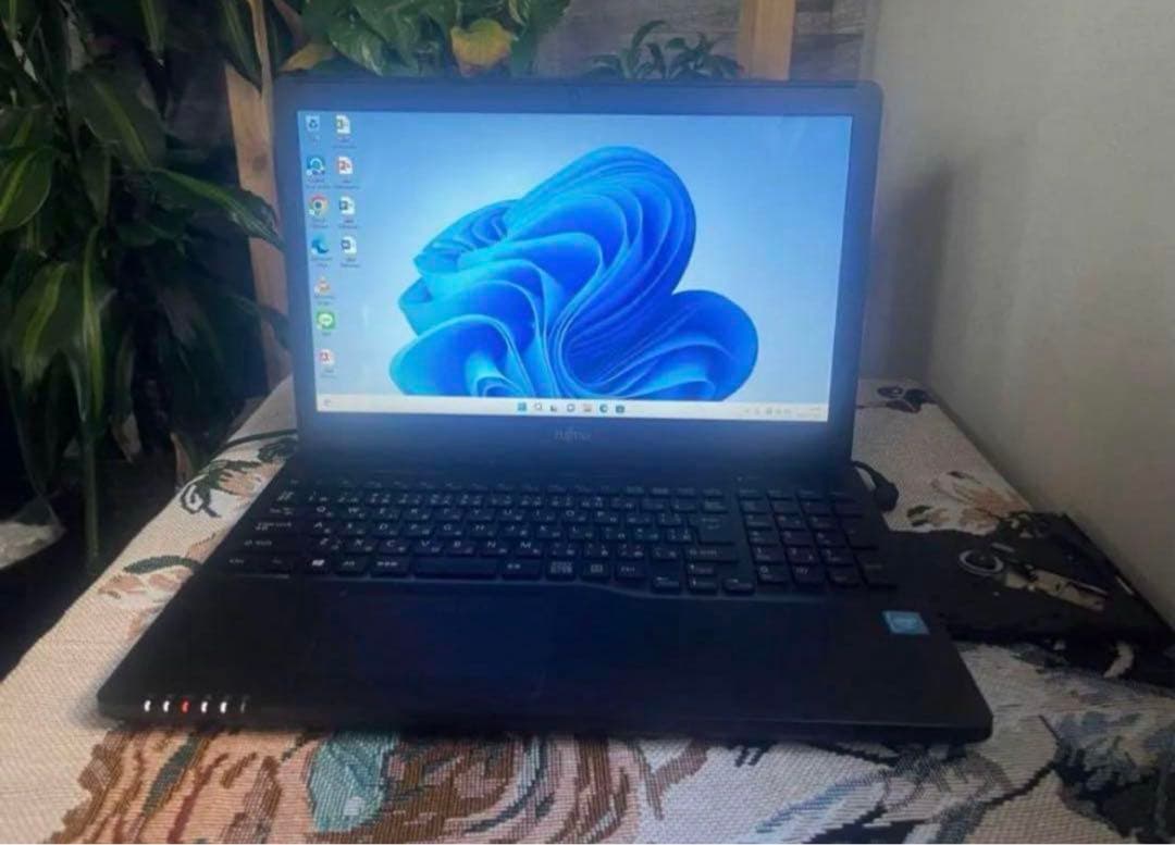 初心者✨ノートパソコン✨人気の富士通✨届いてすぐ使える✨Windows11