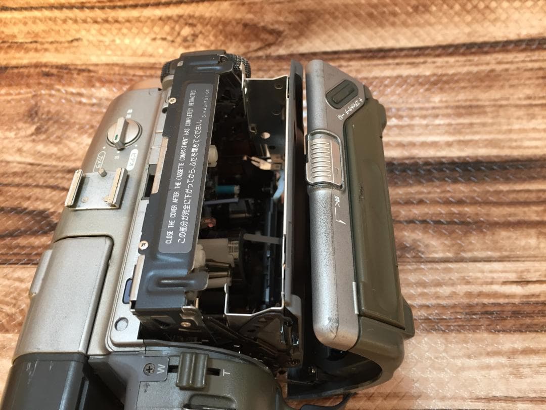 撮影再生ダビングOK　SONY　CCD-TR2　付属品あり　Hi8　動作良好