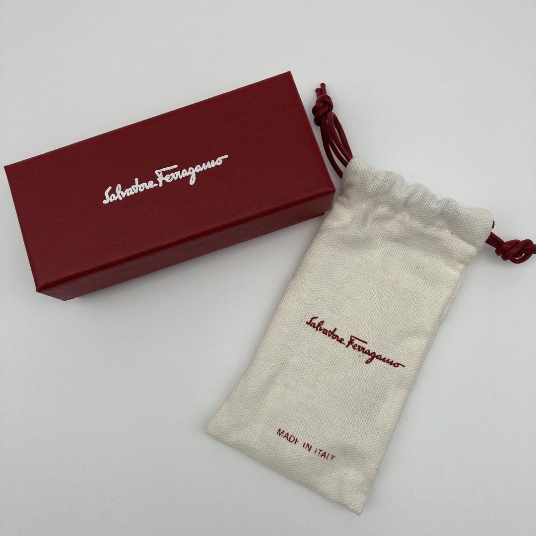 サルヴァトーレフェラガモ　ヴァラリボン　バレッタ　ビジュー　ブラック　シルバー