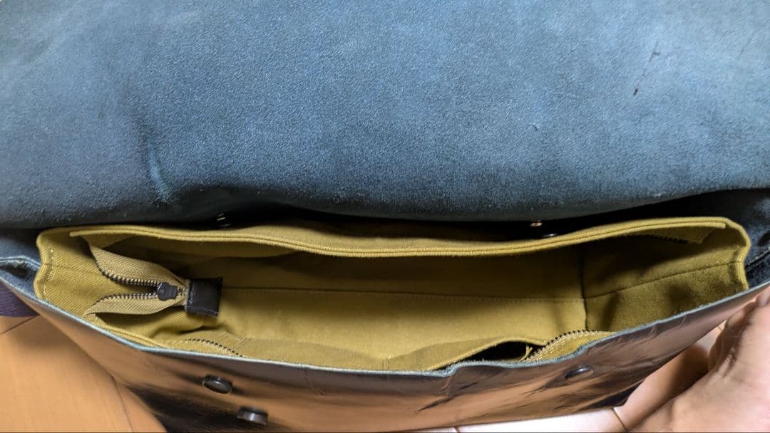 Uni＆Co メッセンジャーバッグ　Sサイズ　ロイヤルネイビー