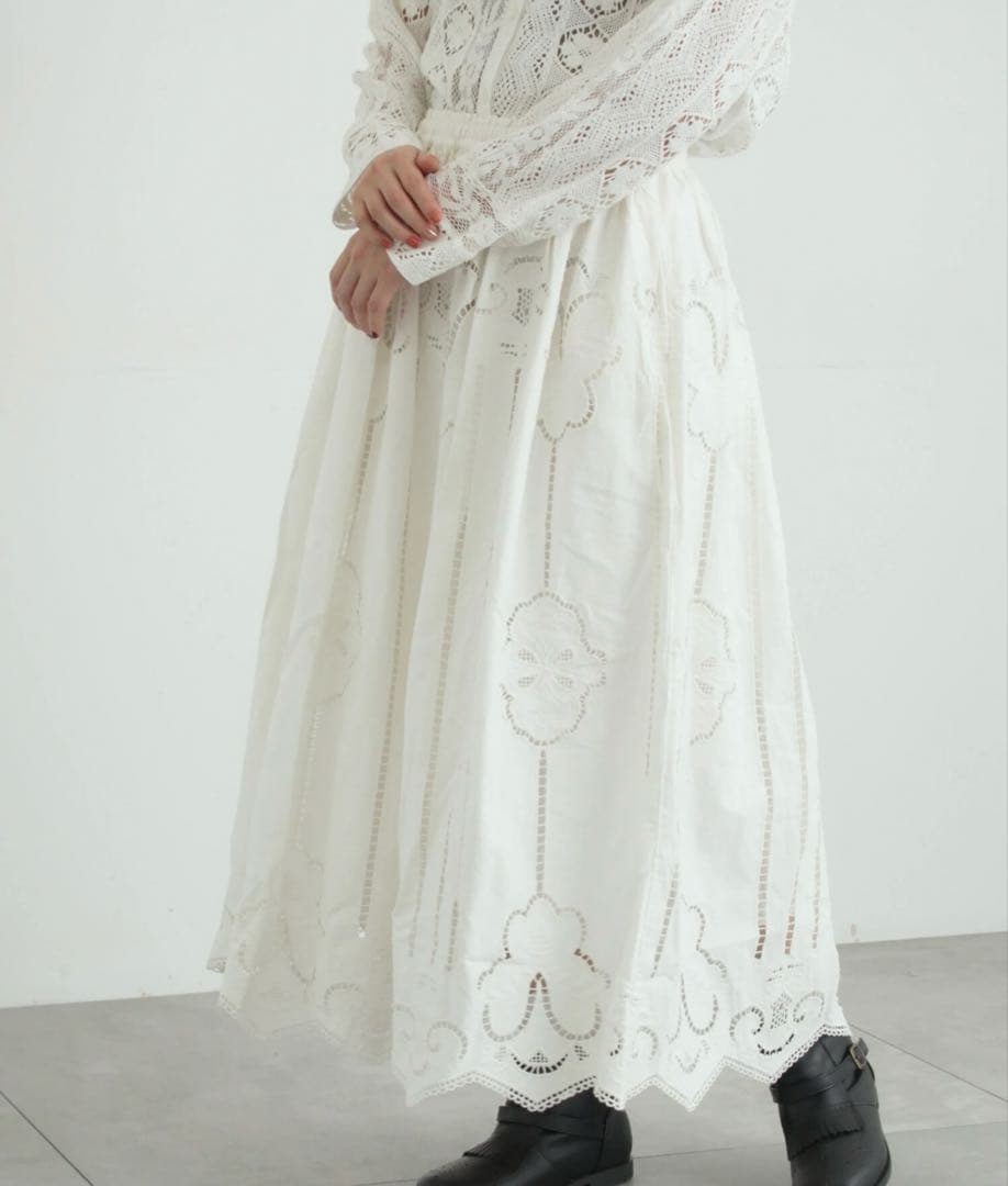 TSUHARU by samansamos2カットワーク刺繍裾スカラップスカート