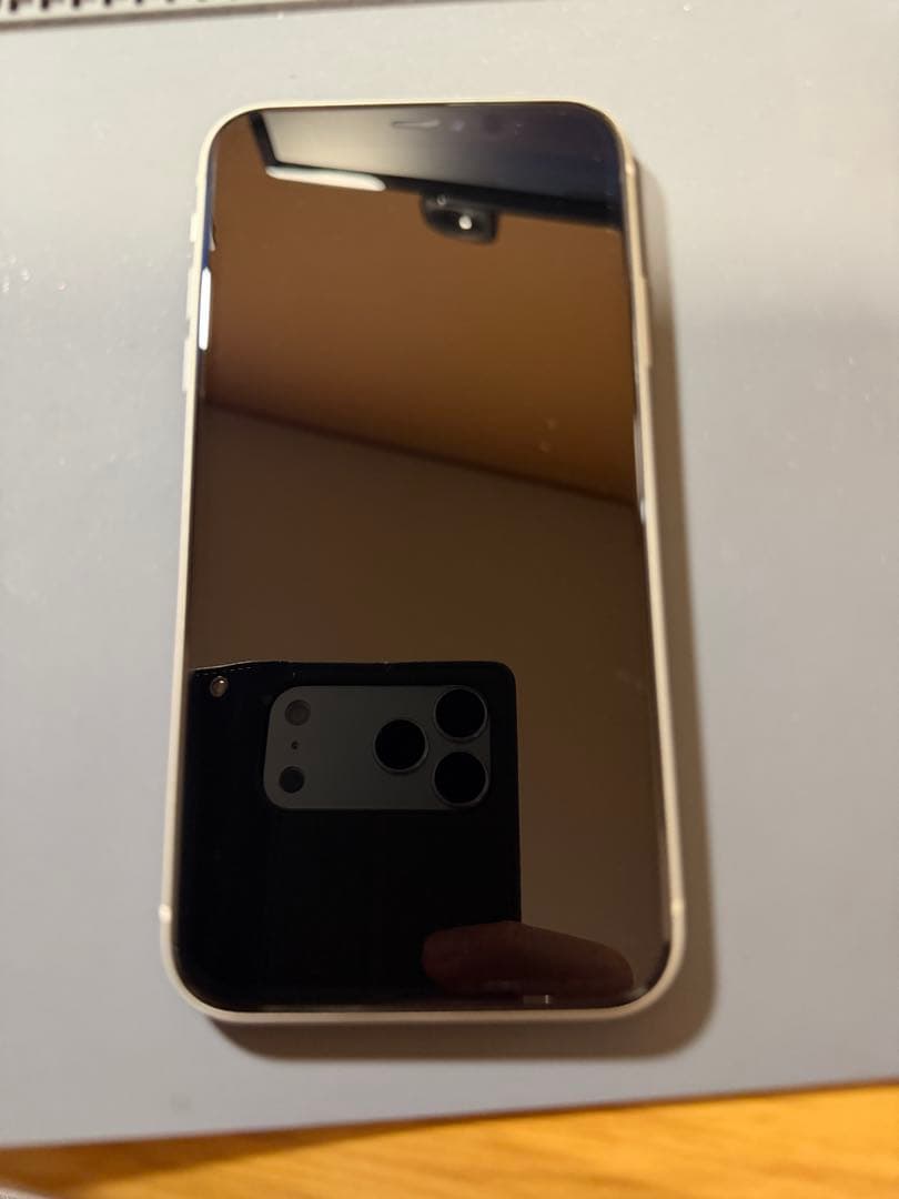 ジャンクiPhone 11ホワイト 64gb