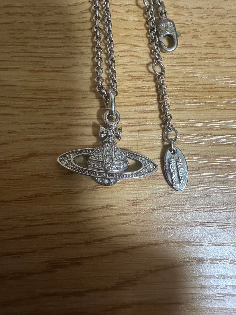 Vivienne Westwood Mini Bas Relief ネックレス