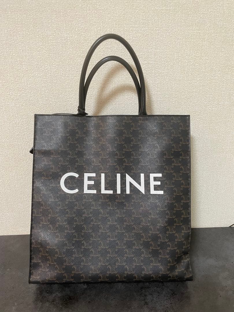 こ*り様 ‼️最終値下げ‼️CELINE バーティカルカバ　トートバッグ　ラージ