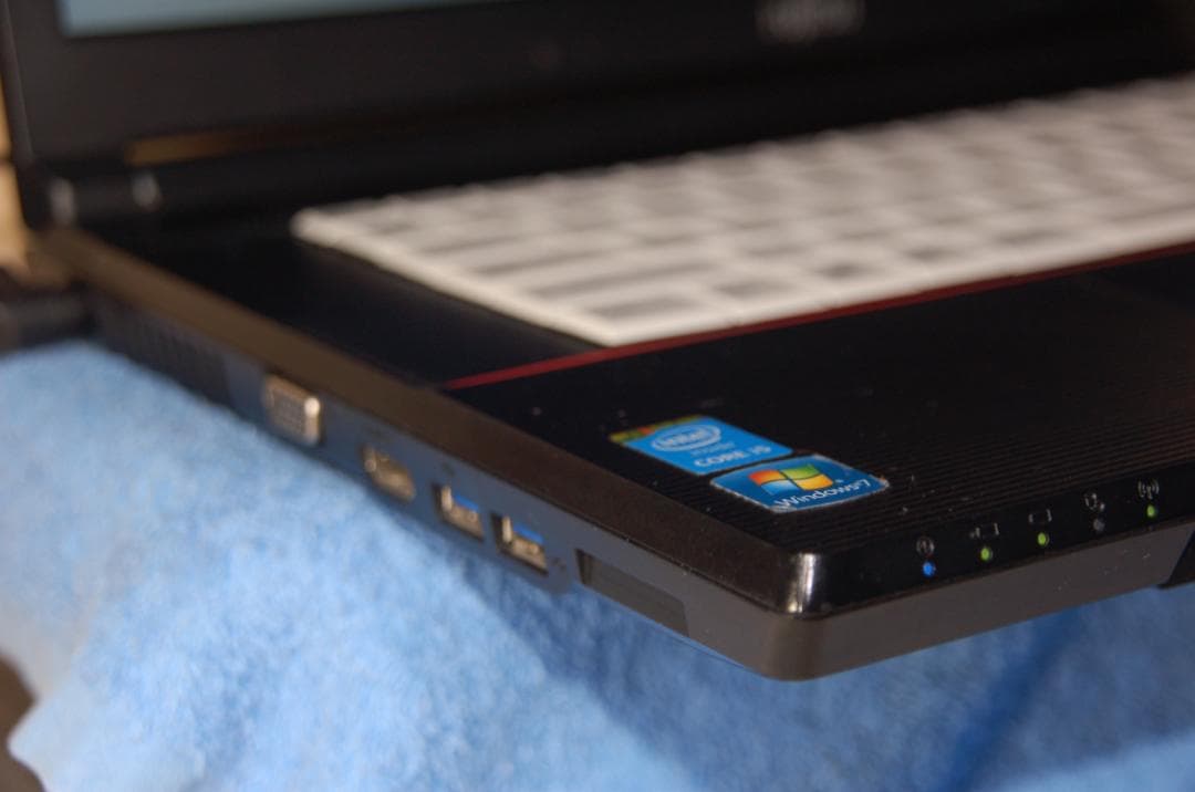 Fujitsu ノートパソコンWin-11 Office メモリー8GB SSD