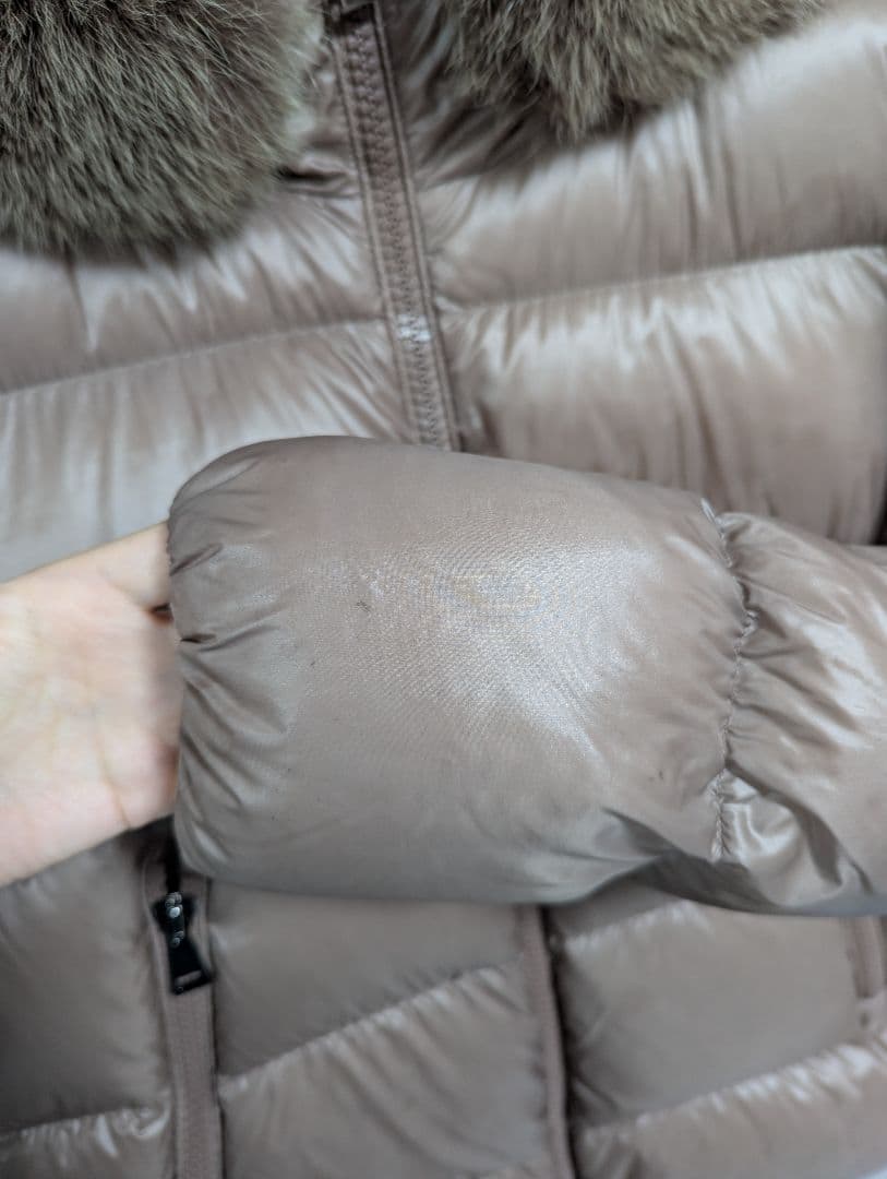モンクレール　MONCLER ダウンジャケット ファー付き　レディース　ダウン