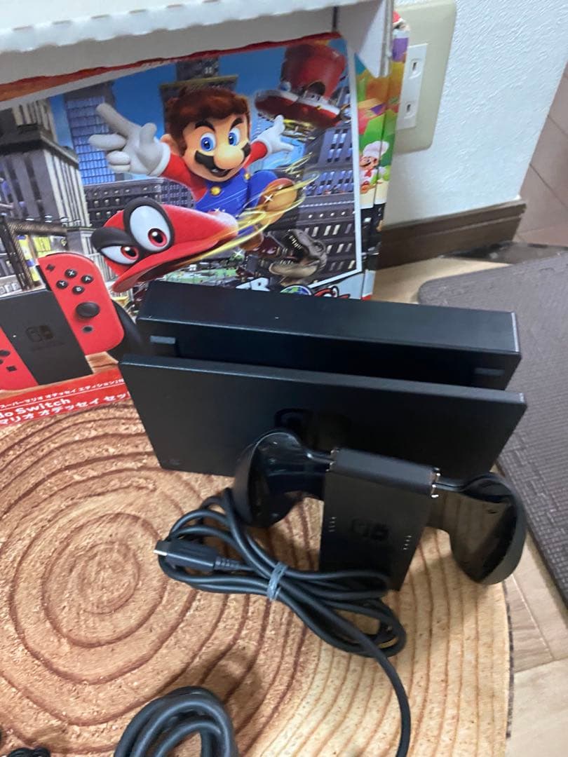 Nintendo Switch ニンテンドースイッチ本体　マリオカラー