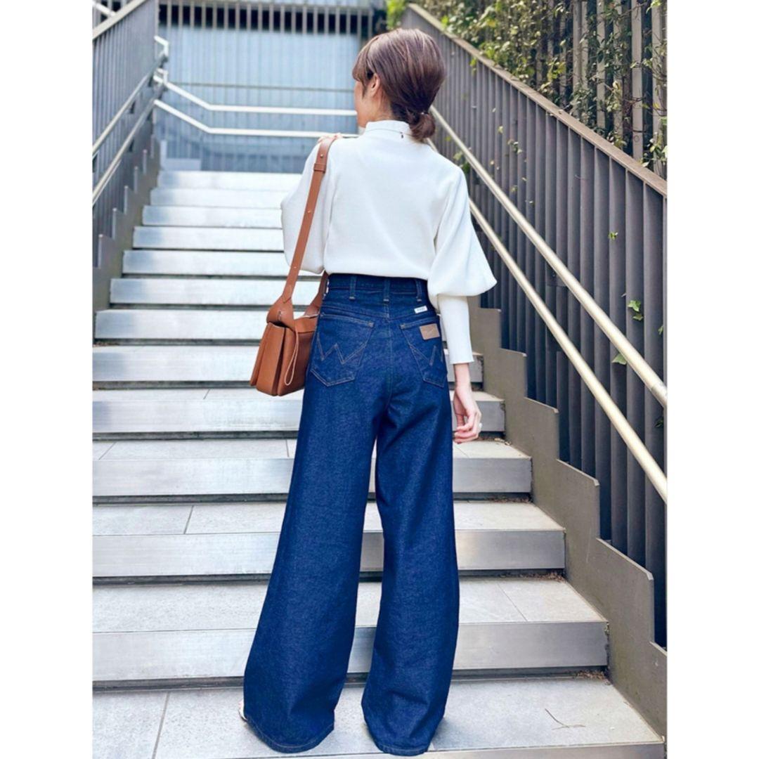 美品　ノーブル　バルーンスリーブニット　ハイネック　キレイ見え　美シルエット　白