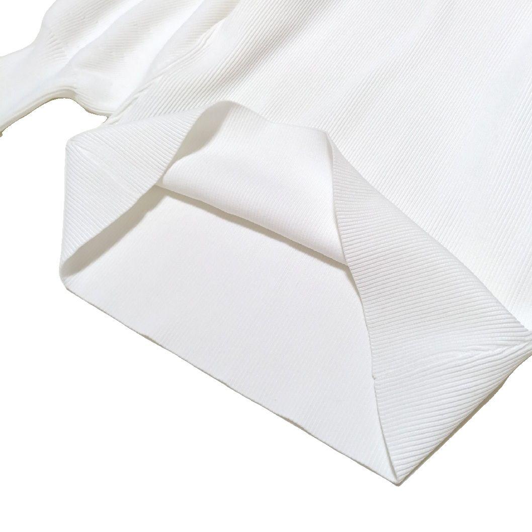 美品　ノーブル　バルーンスリーブニット　ハイネック　キレイ見え　美シルエット　白