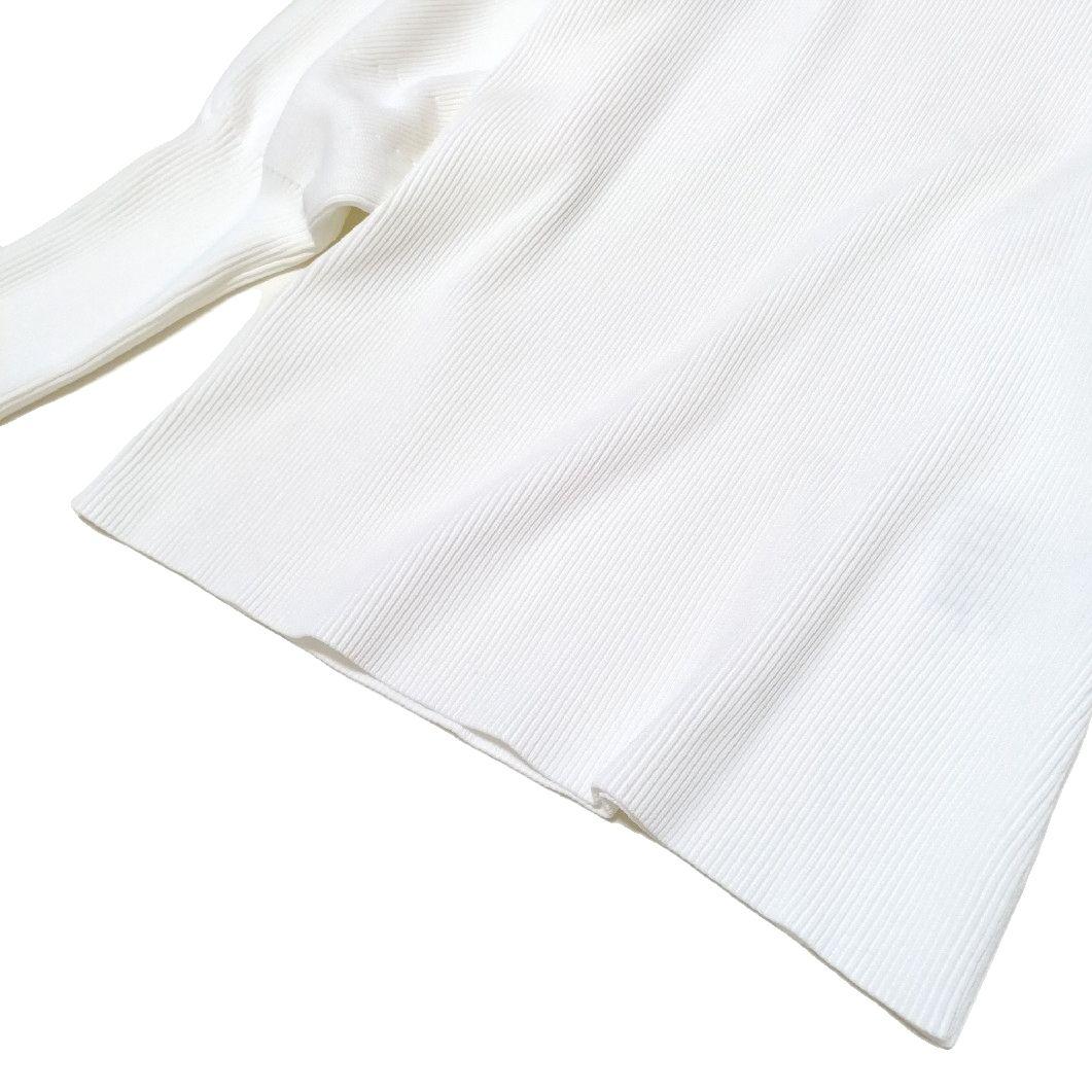 美品　ノーブル　バルーンスリーブニット　ハイネック　キレイ見え　美シルエット　白