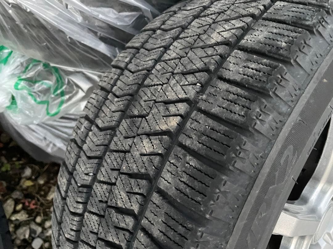 205/50R17 BRIDGESTONE VRX2 スタッドレスタイヤ　4本