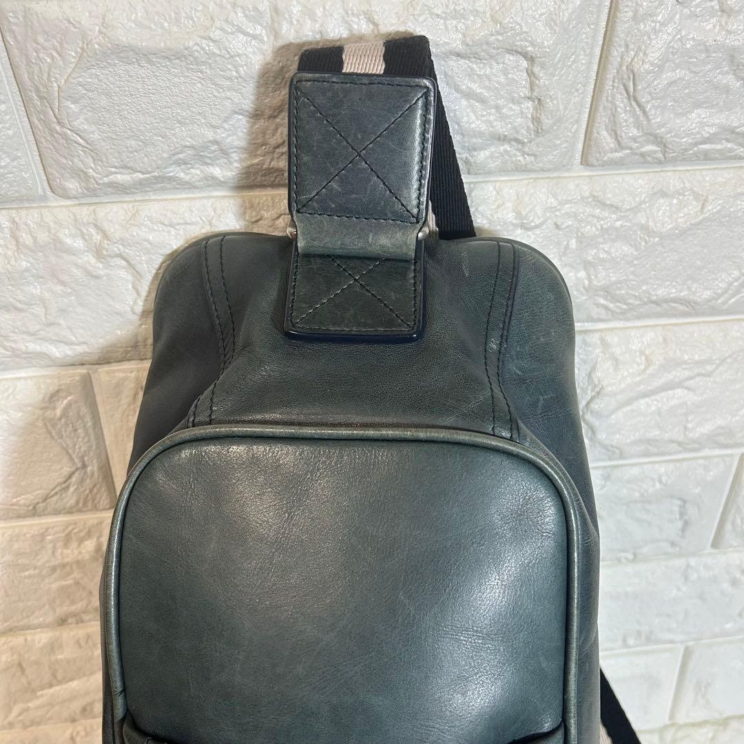 バリー オールレザーボディバッグ ワンショルダーバッグ 本革 グリーン系