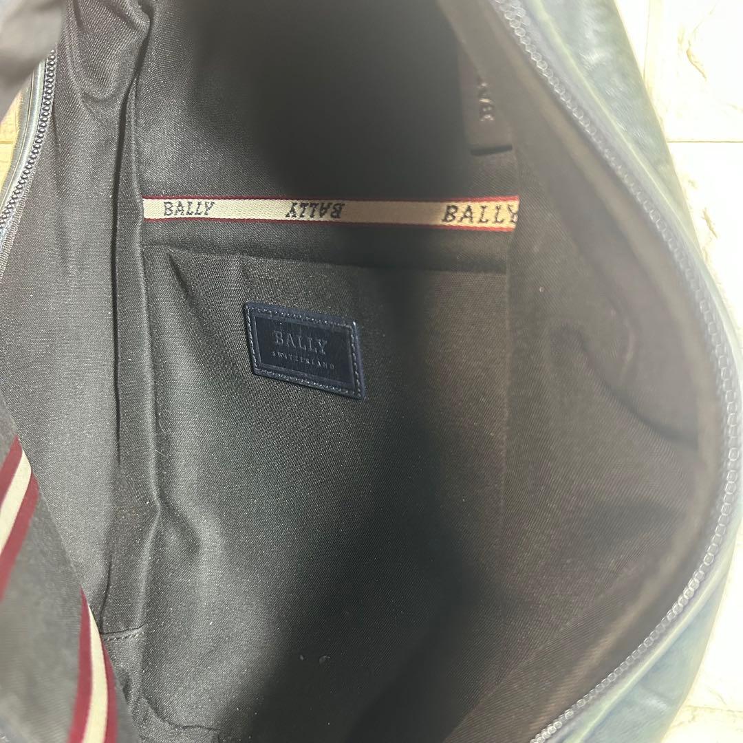 バリー オールレザーボディバッグ ワンショルダーバッグ 本革 グリーン系