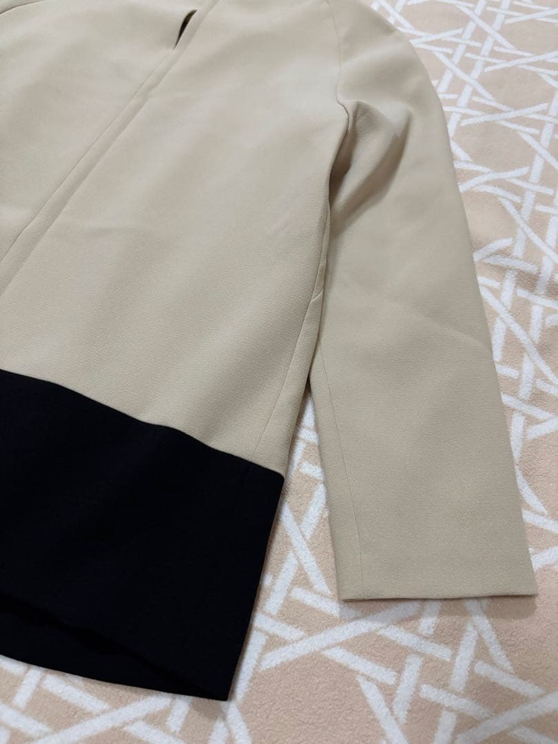 極美品-ADORE ブラウス トップス ベージュ×ブラック