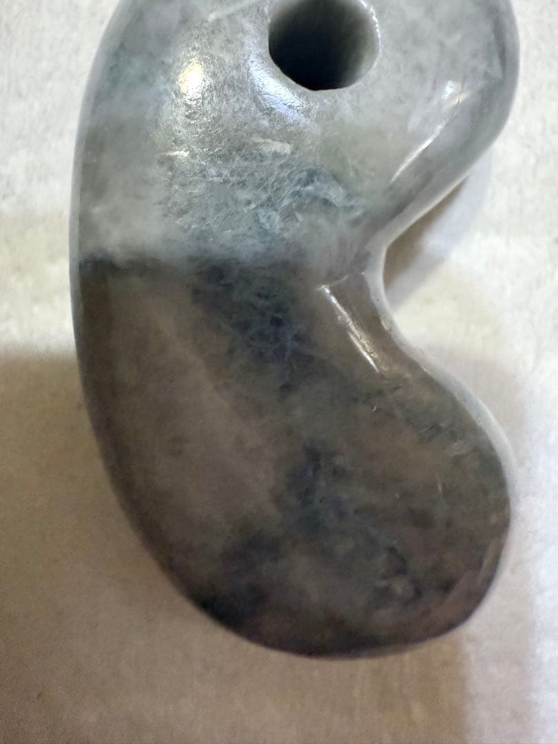 糸魚川翡翠‼️青海川産勾玉‼️青翡翠‼️大44mm‼️30.2g‼️送料無料‼️破格値‼️