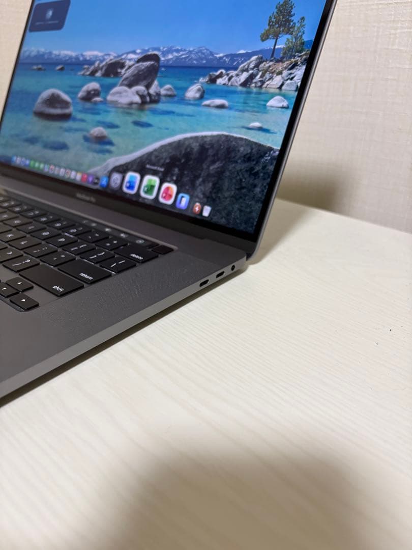 【極美品・バッテリー正常】MacBook Pro 16インチ office付き