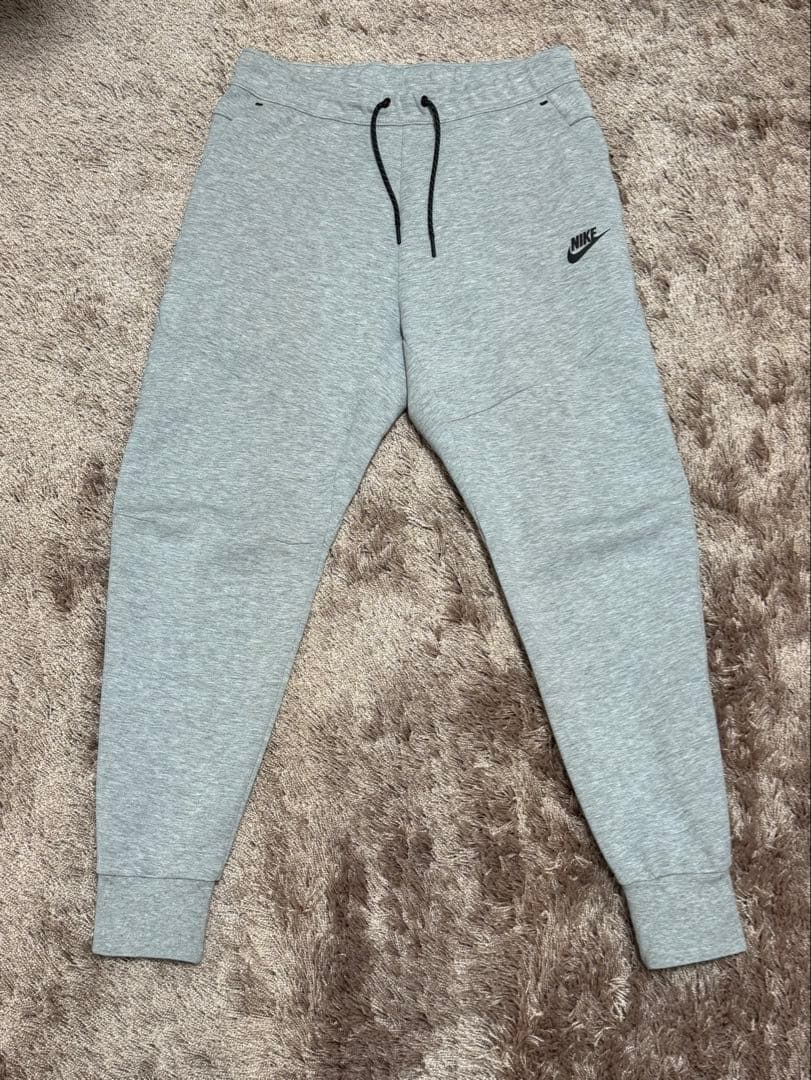 ナイキ　メンズ　Ｍ　３代目テックフリース　グレー　セットアップ　９１