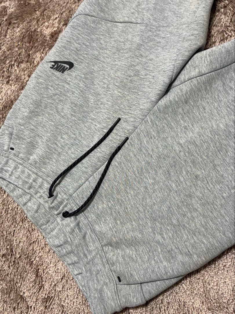 ナイキ　メンズ　Ｍ　３代目テックフリース　グレー　セットアップ　９１