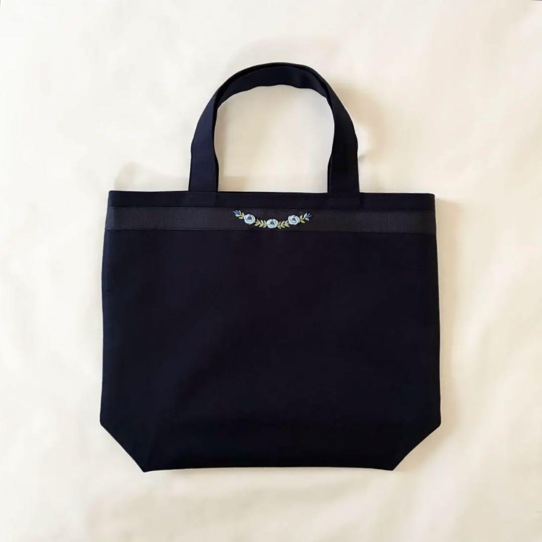 こん　手刺繍　シューズバッグ　サブバッグ　ティッシュケース　【1/2】