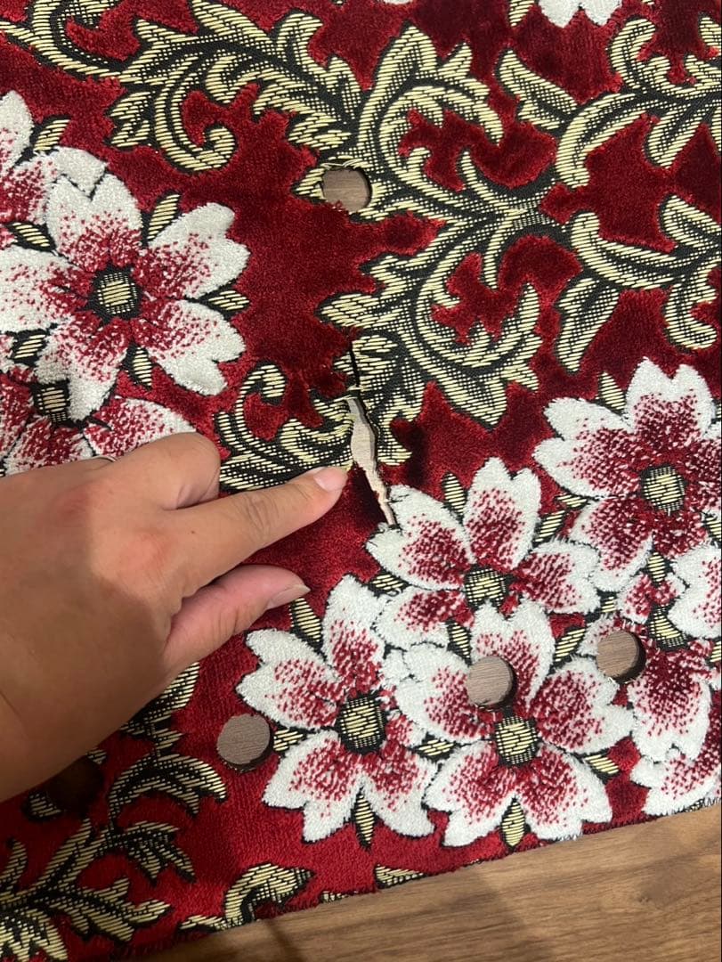 赤地 花柄 内装品 レース付き