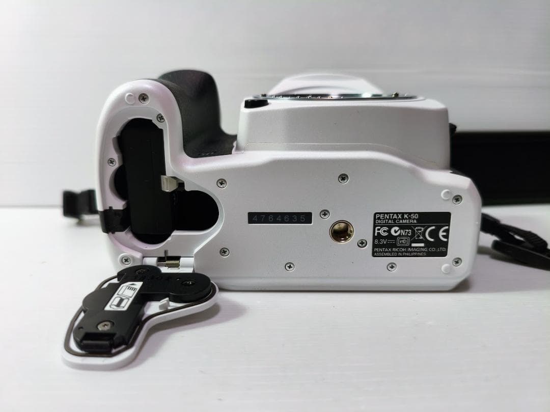 【たけさん用】【黒死病対策】【内臓電池交換】PENTAX K-50　ホワイト