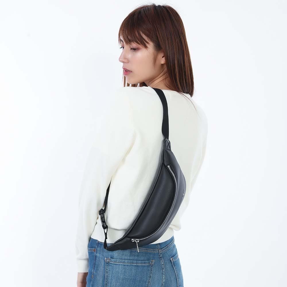 新品   LV04G3012G UB1 ボディバッグ