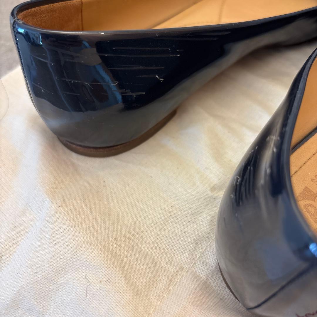 Salvatore Ferragamo ヴァリナ　ネイビー