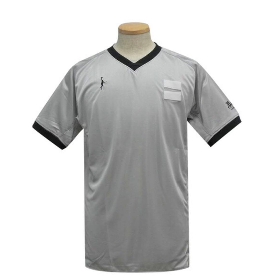 レミ バスケットボールウェア グレーTシャツとパンツ