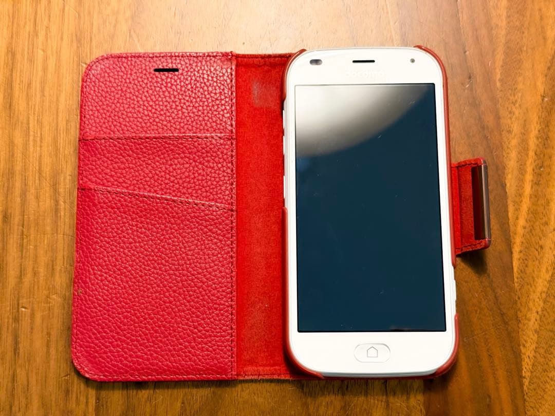 docomo らくらくスマートフォン F-42A美品 判定○ IMEI記載あり