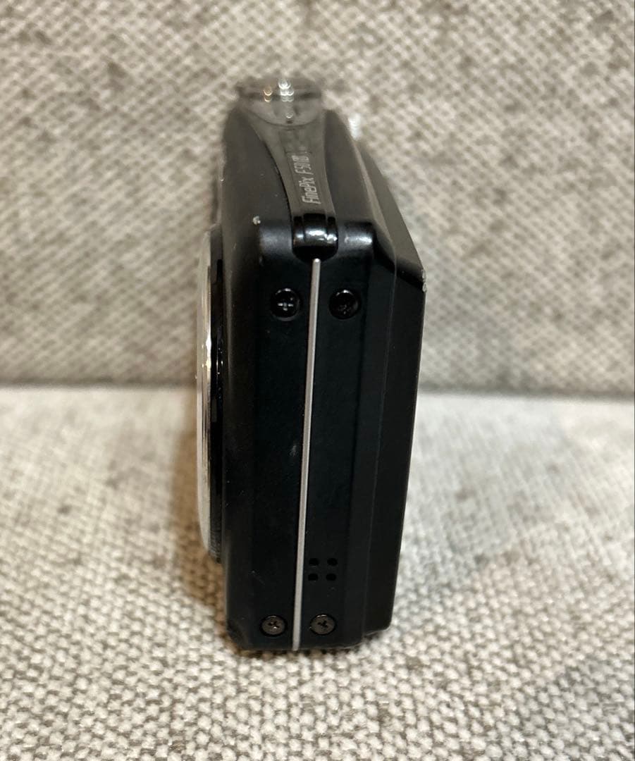 【美品】FUJIFILM デジタルカメラ FinePix F50fd ブラック