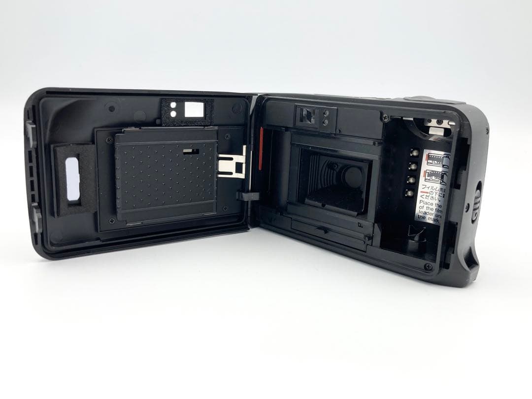 【動作品】KYOCERA SLIM-T　コンパクトカメラ　動作確認済み　C36