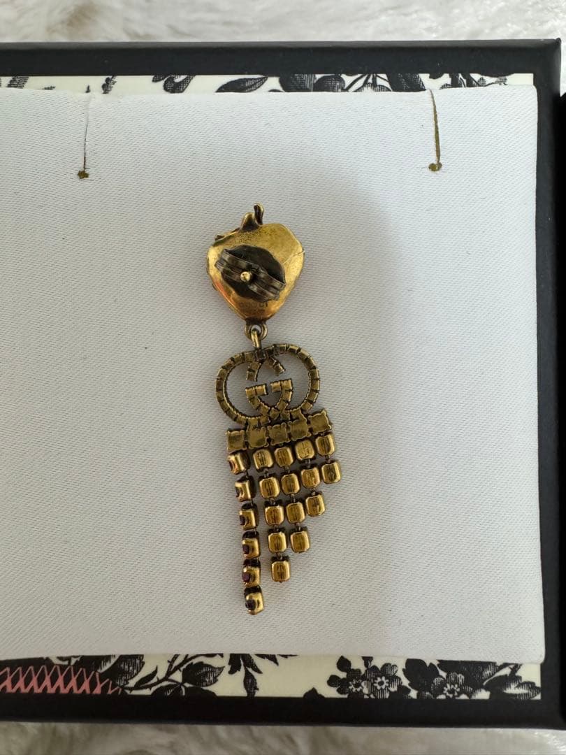 GUCCI ストロベリー いちご 苺 ピアス (片耳)