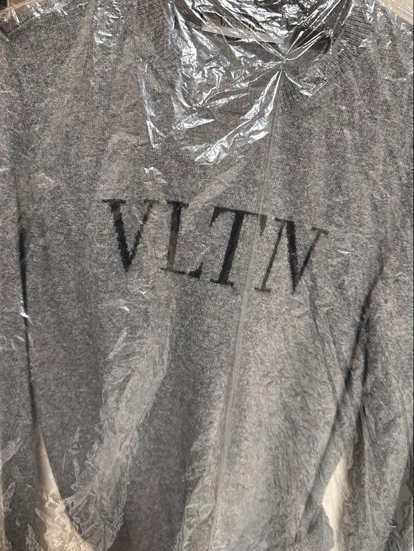 VALENTINO グレー VLTN ロゴ カシミヤセーター （ライライ）