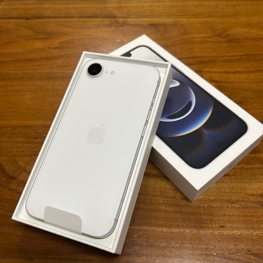 iPhone16e 128GB ホワイト SIMフリー 一括購入 利用制限○