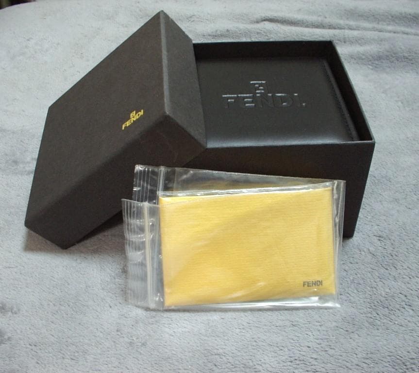 【美品】FENDI アナログ時計 ゴールド 7000G　電池交換済