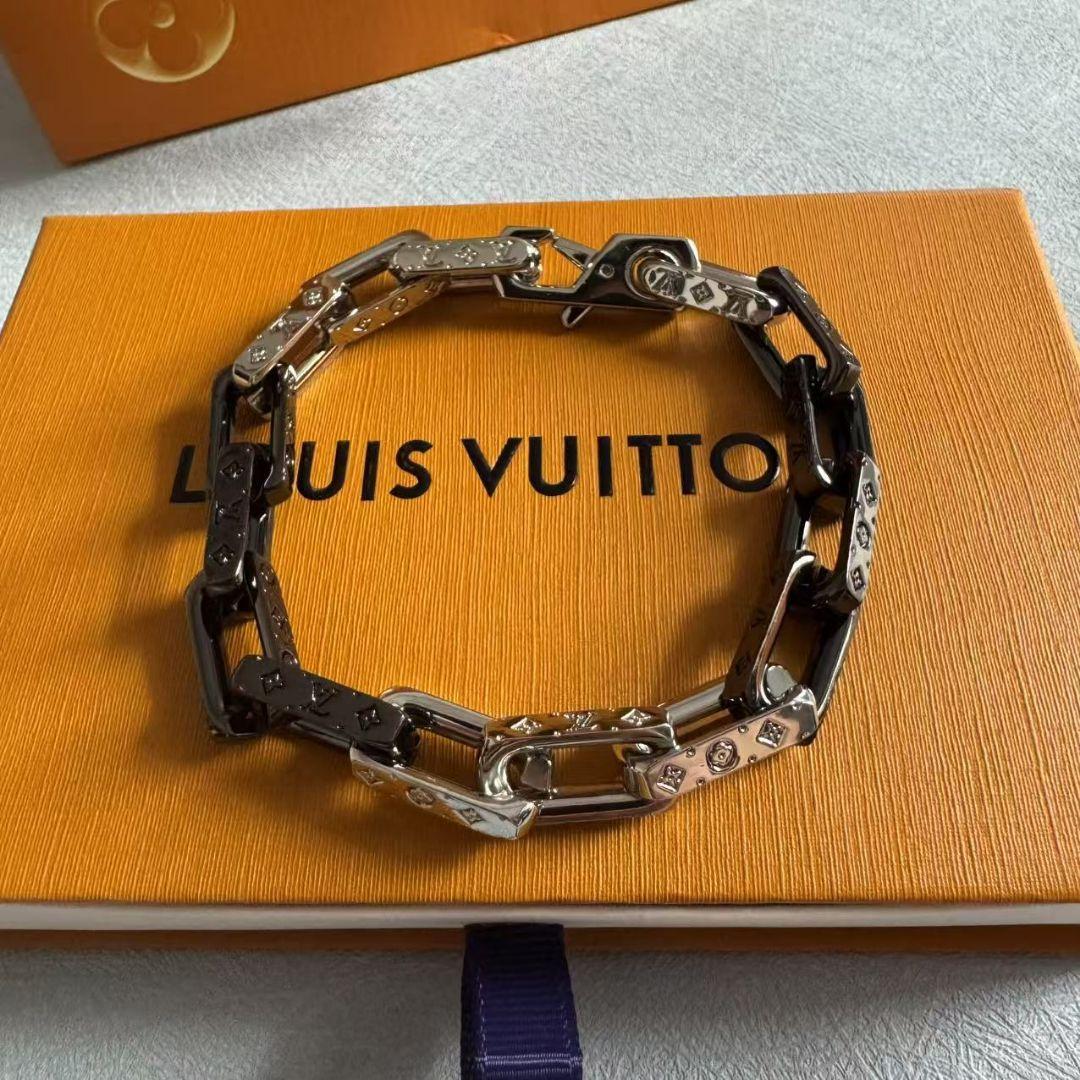 【送料込み】 コリエチェーンモノグラム ブレスレット