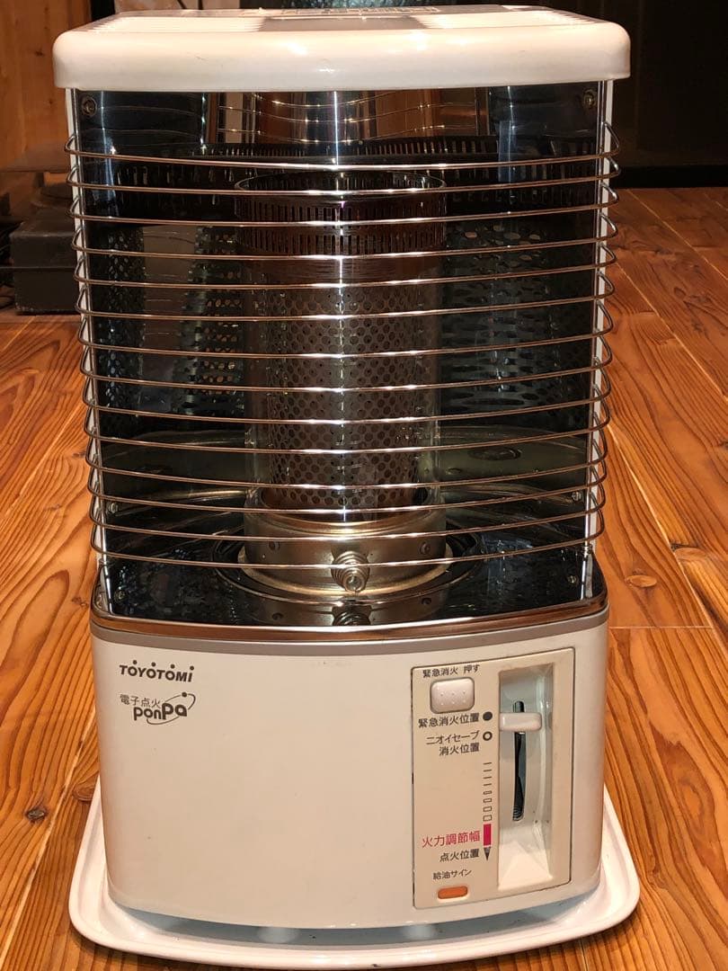 トヨトミ ポンパ 石油ストーブ ホワイト