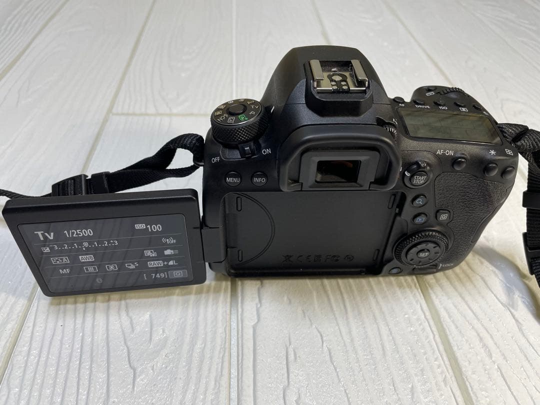 【美品】キャノン EOS 6DmarkⅡ フルサイズ一眼レフ　ボディー