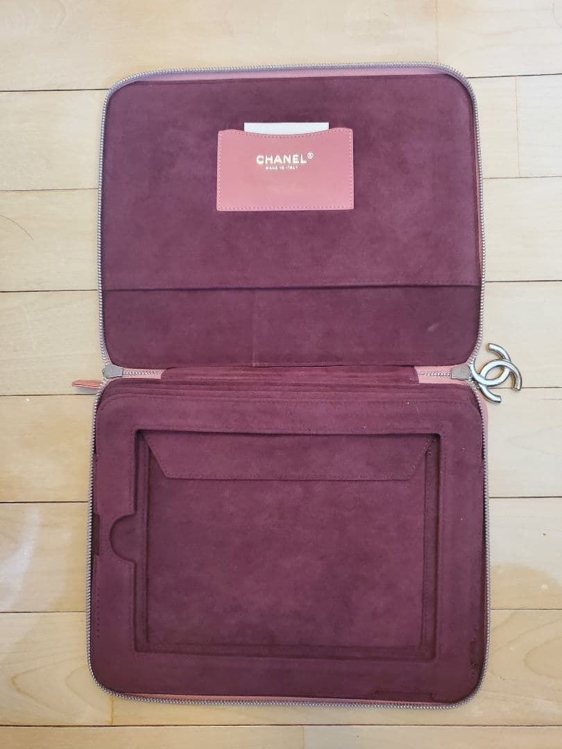 CHANEL　ピンク キルティング iPadケース