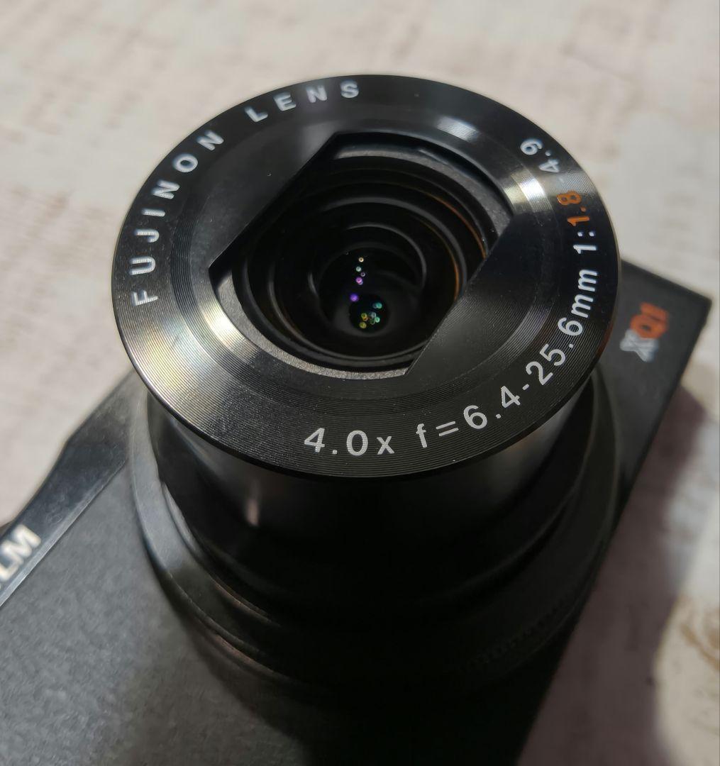 Fujifilm XQ1 コンパクトデジタルカメラ