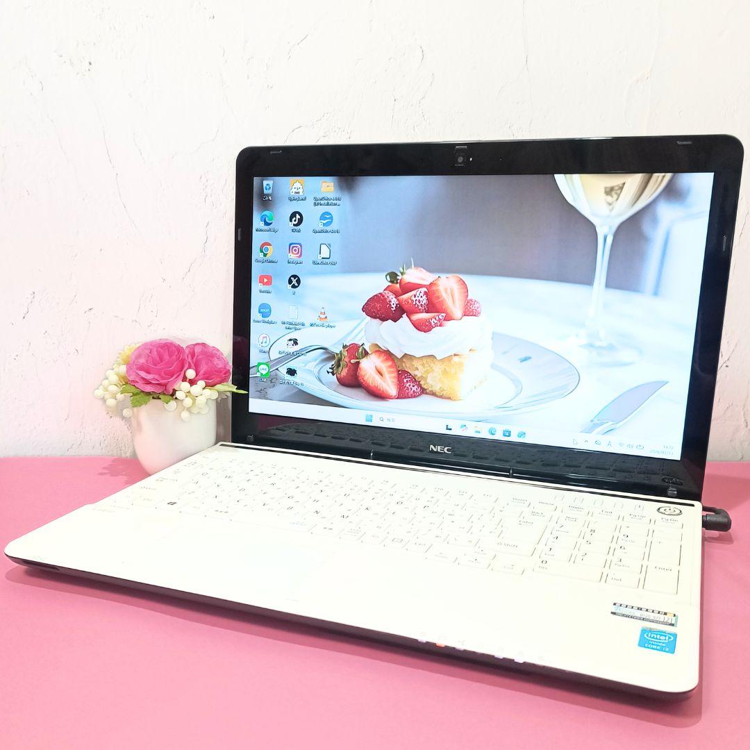 清楚ホワイト❣️初期設定済✨️薄型ノートパソコン✨️カメラ✨️オフィス付✨️