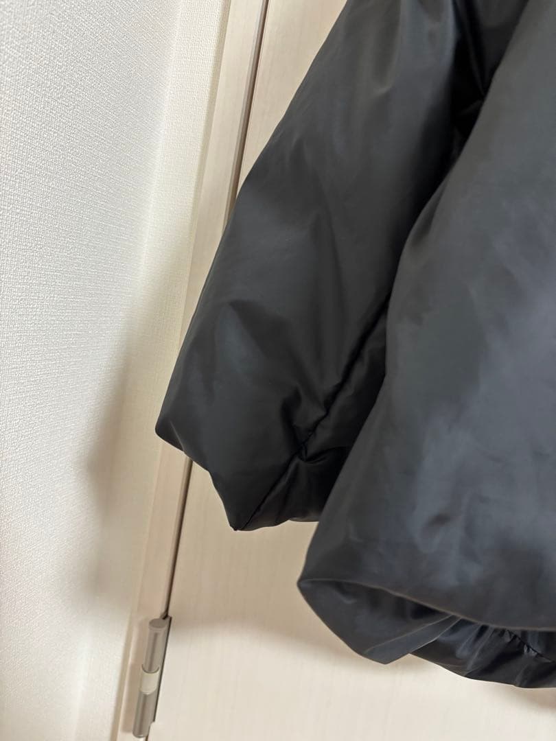 ミズイロインド　mizuiro ind フード付き ショート丈ダウン　ブラック