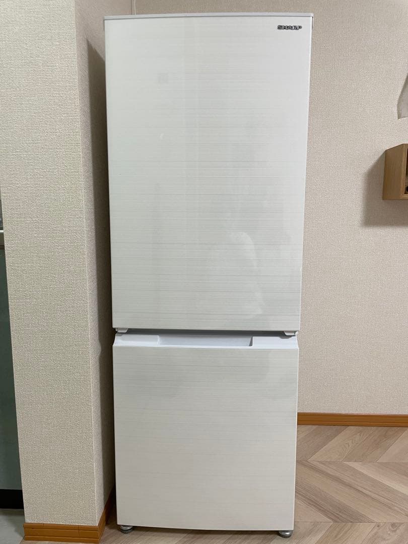 SHARP 冷蔵庫 2022年製　179L 上下二段式 ホワイト